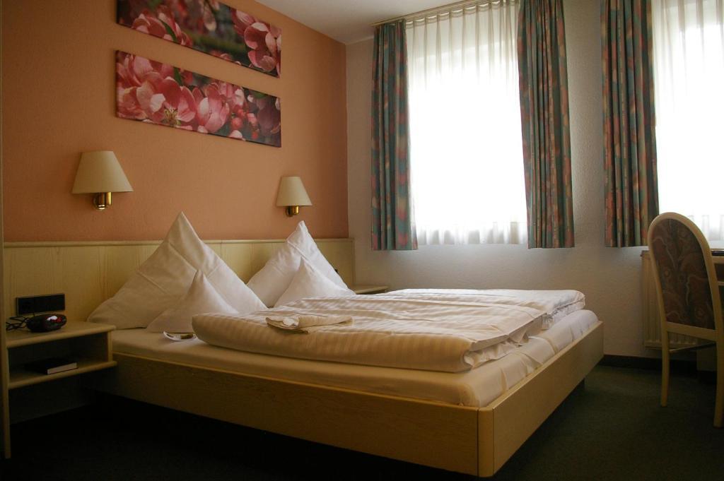 Zum Treuen Bartel Hotel Markgroningen Ruang foto